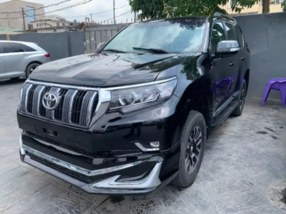 Toyota Land Cruiser Prado TX L - 2011