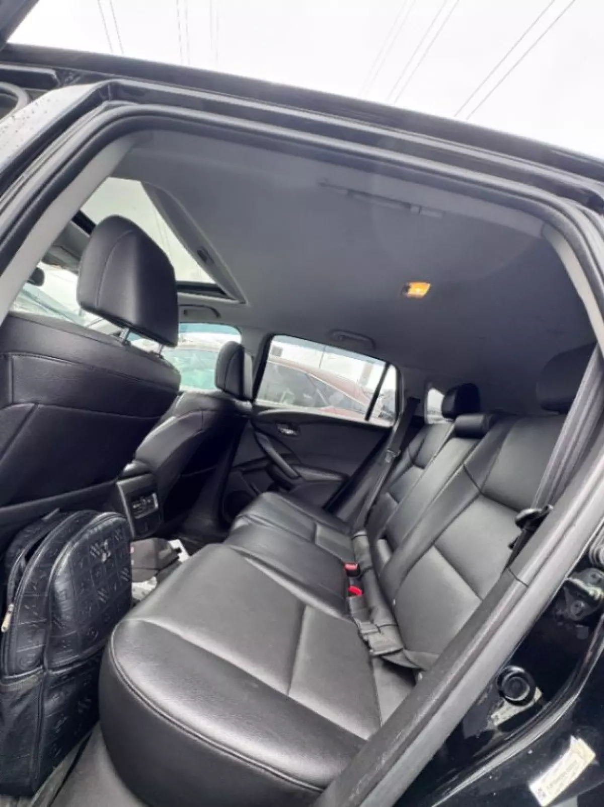 interiorBack