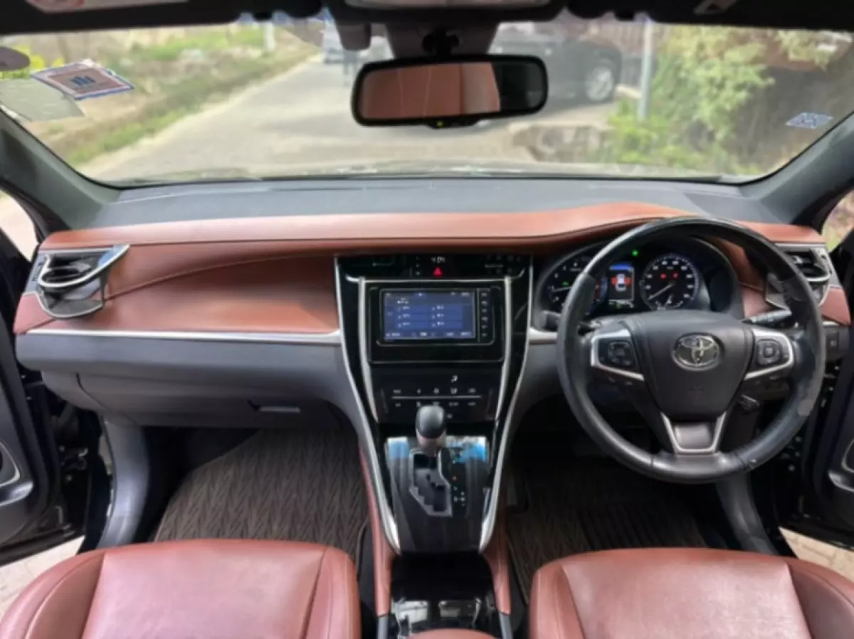 interiorFront