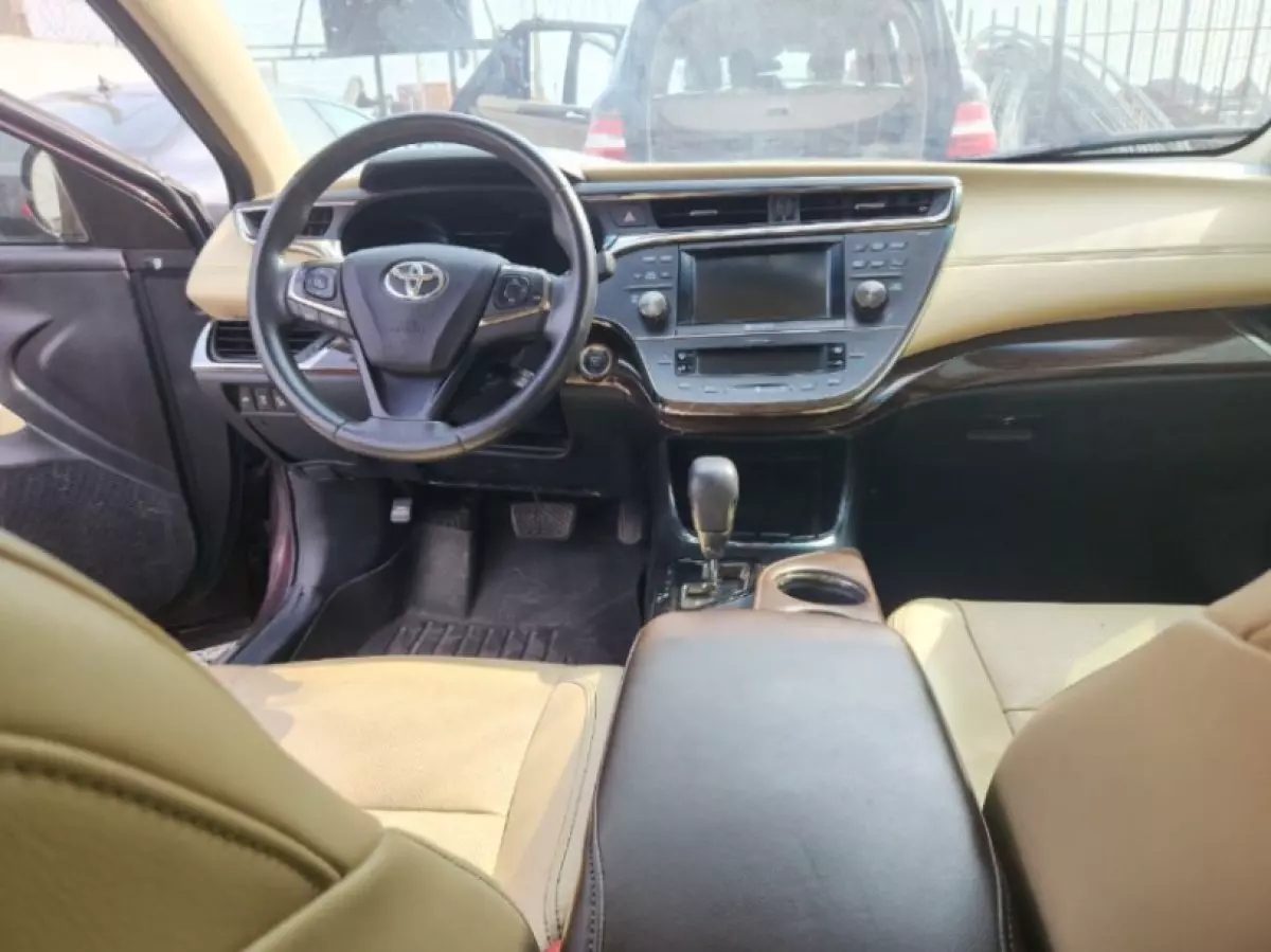 interiorFront