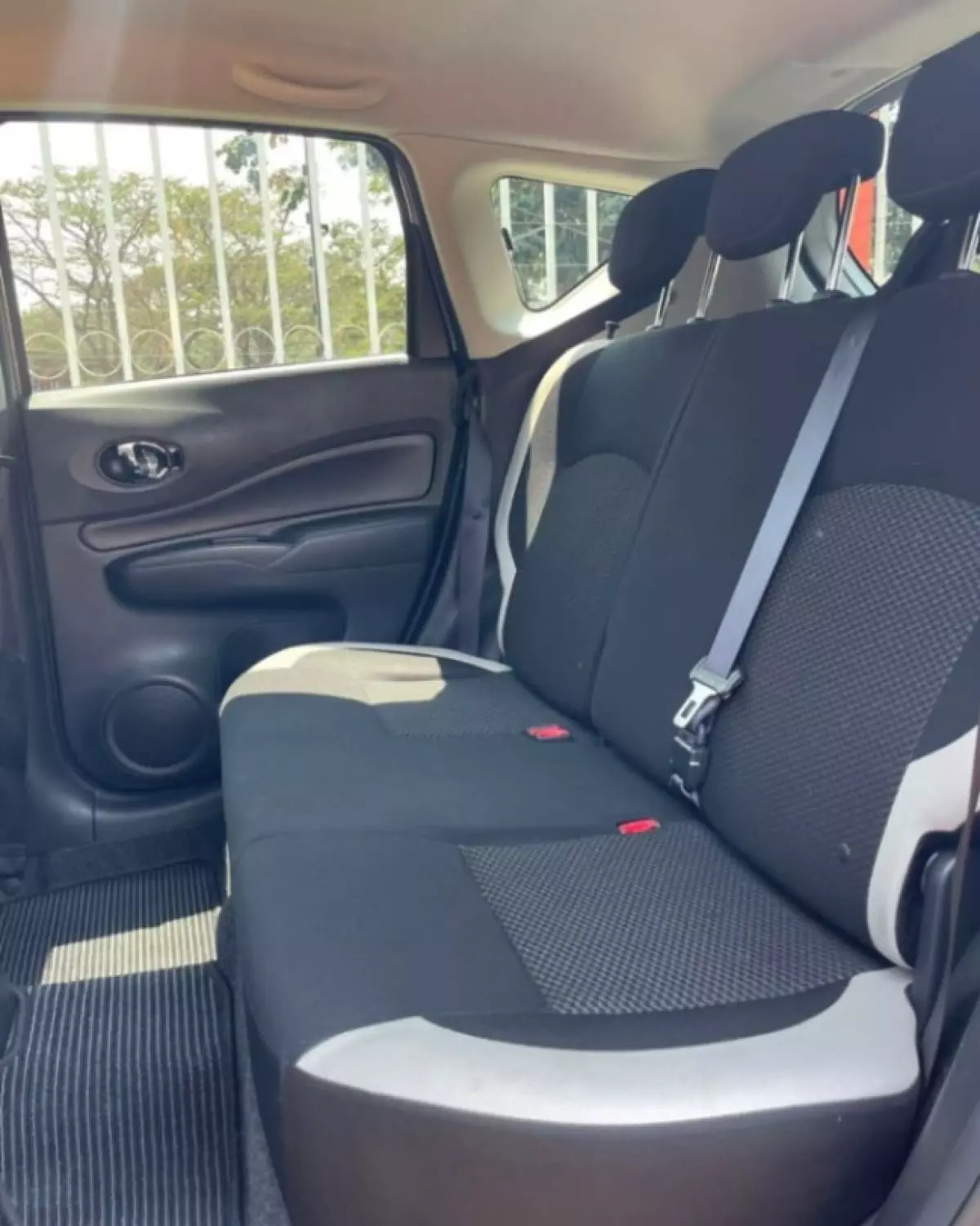 interiorBack