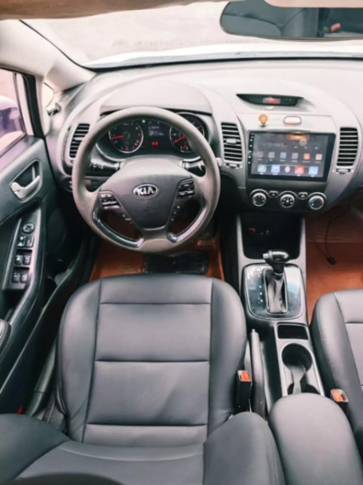 interiorFront