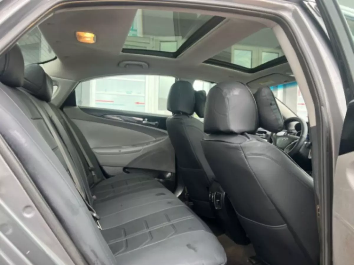interiorBack