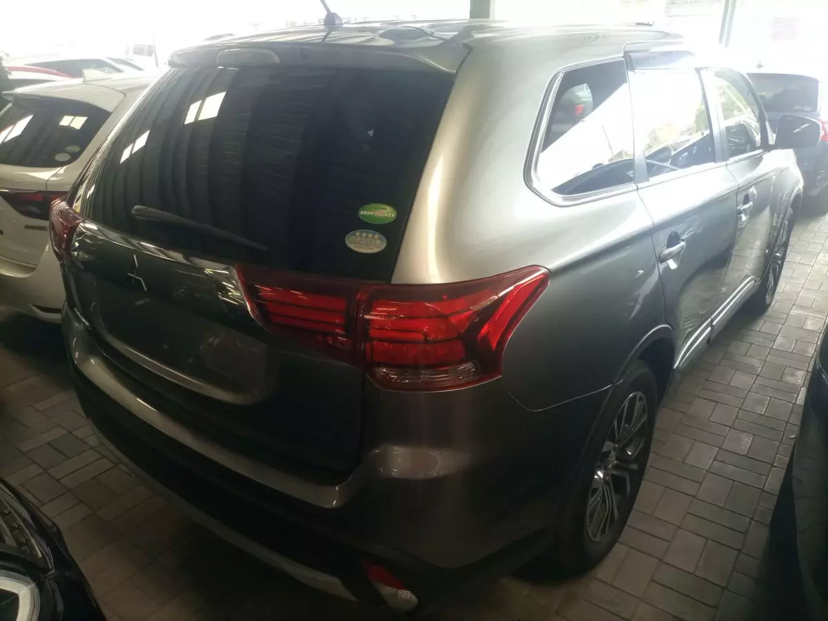 car Right Back