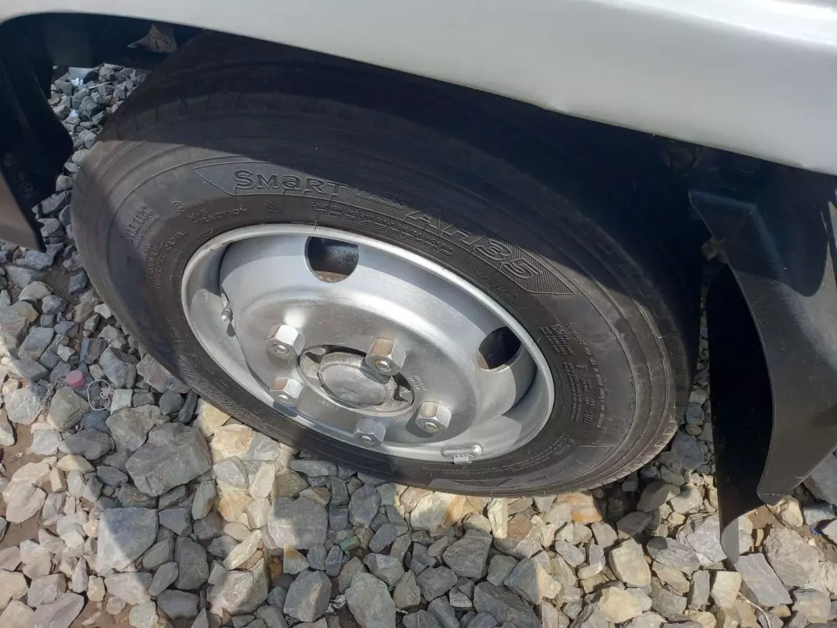 tyre2