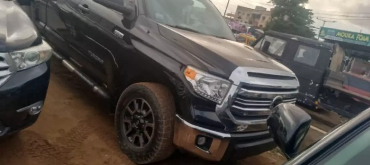Toyota Tundra - 2016