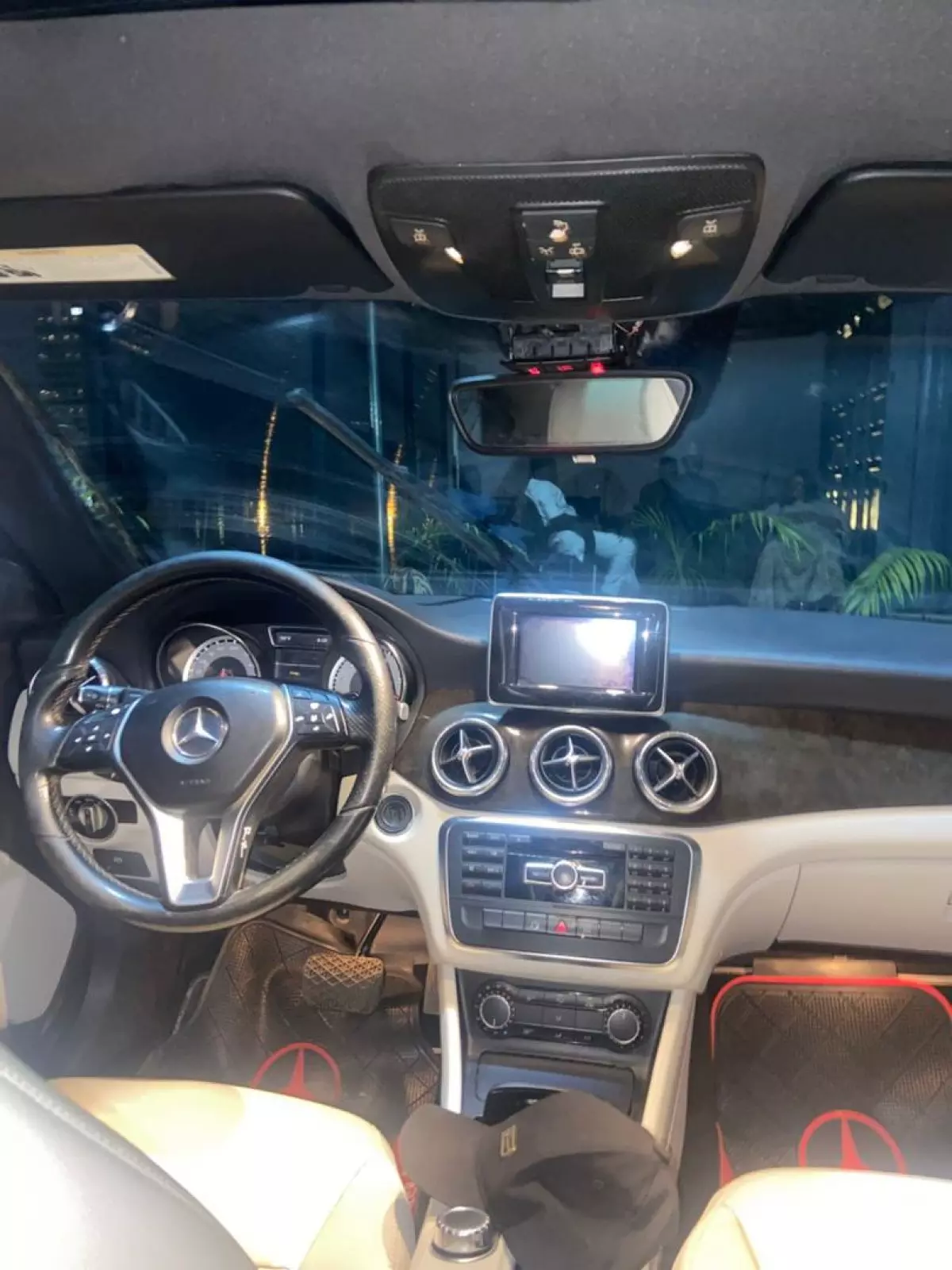 interiorFront