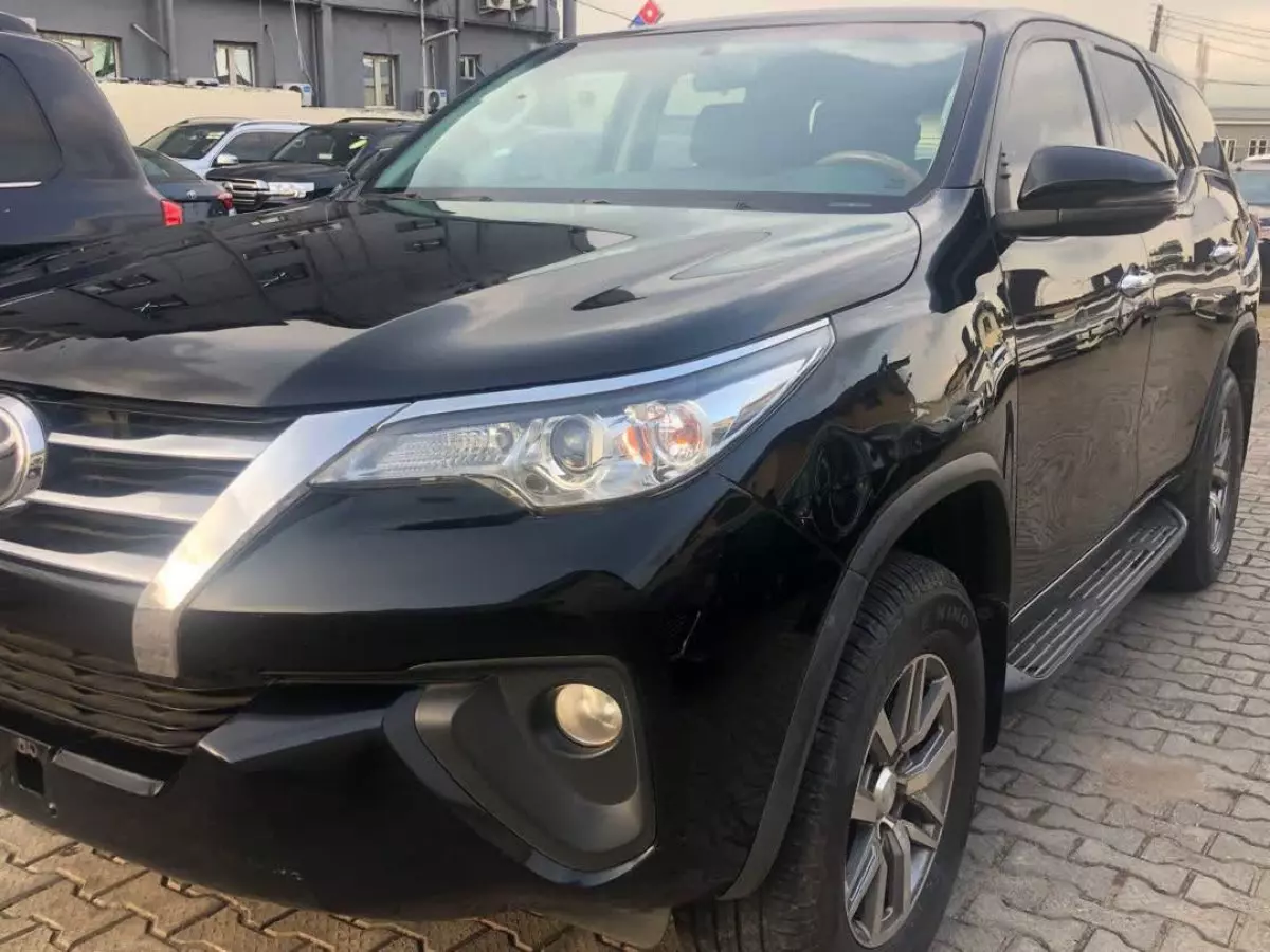 Toyota Fortuner - 2020