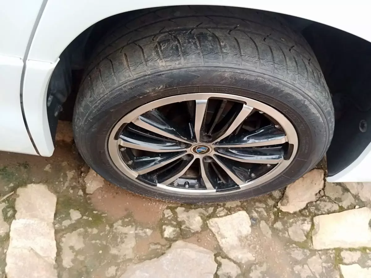 tyre1