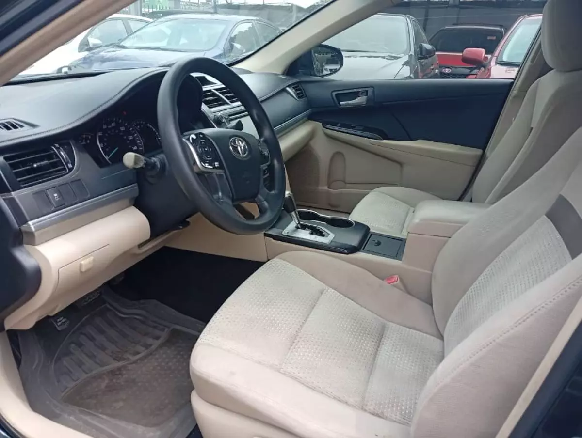 interiorFront