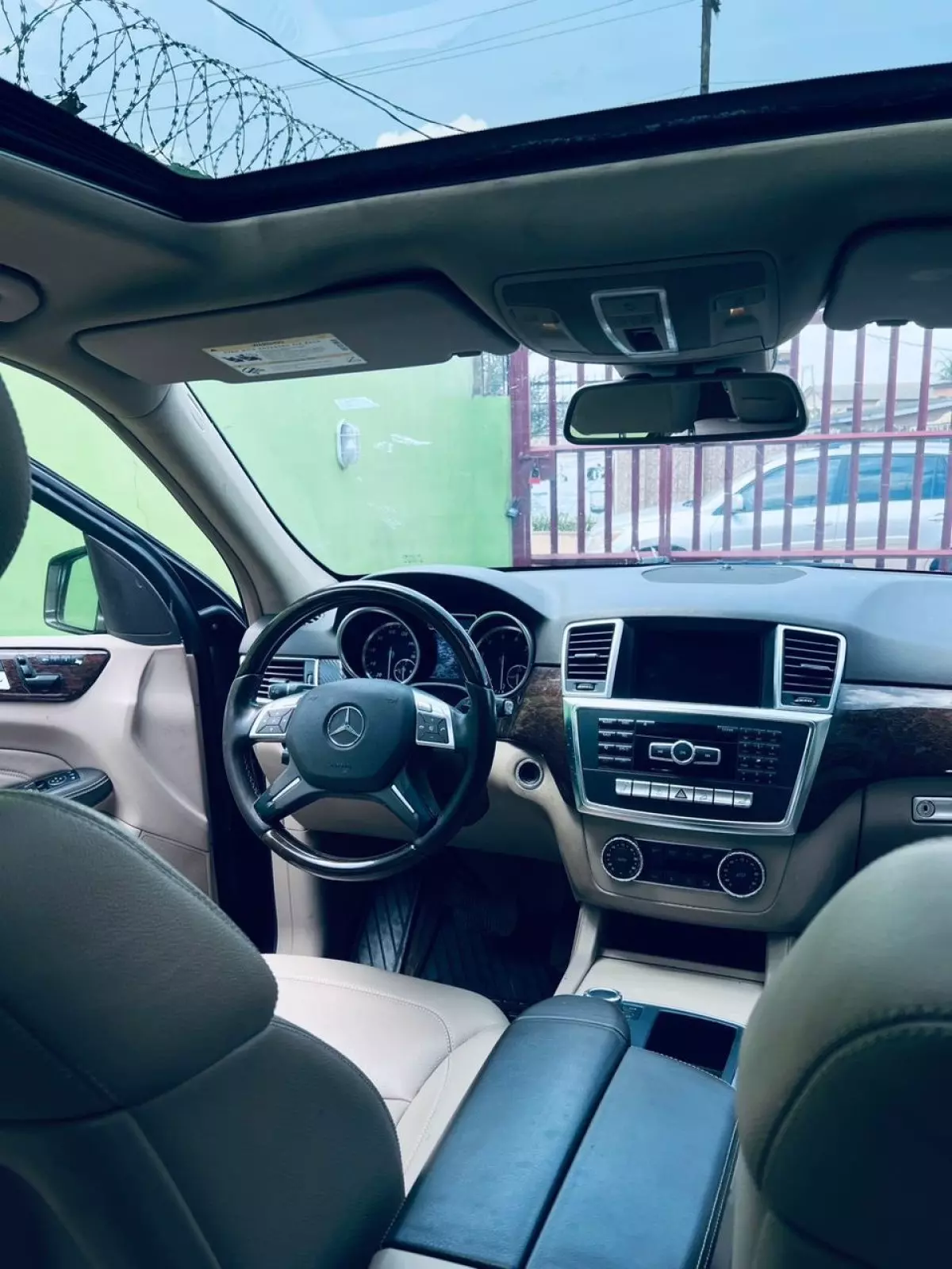 interiorFront