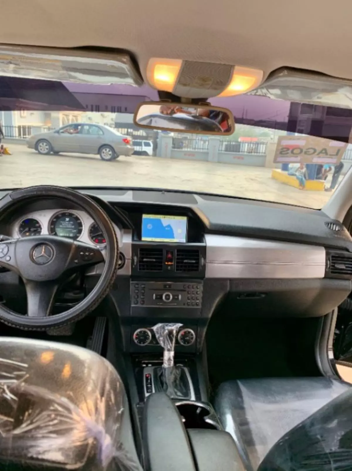 interiorFront