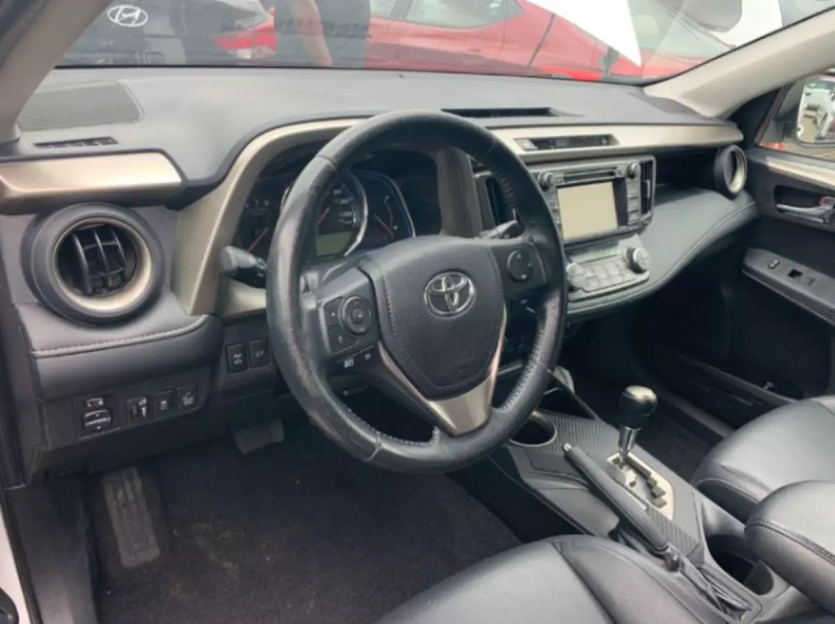 interiorFront