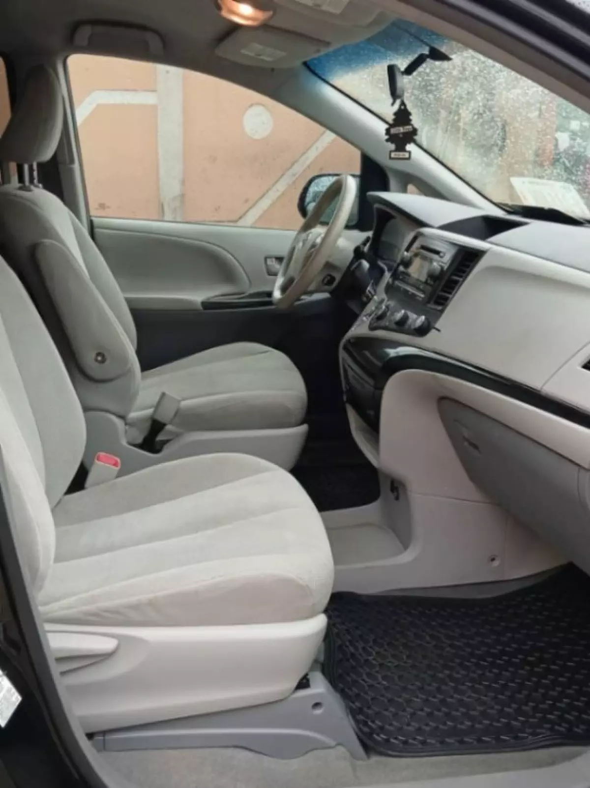 interiorBack