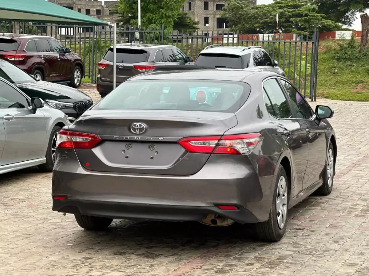 car Right Back