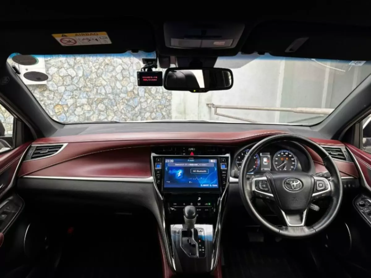 interiorFront