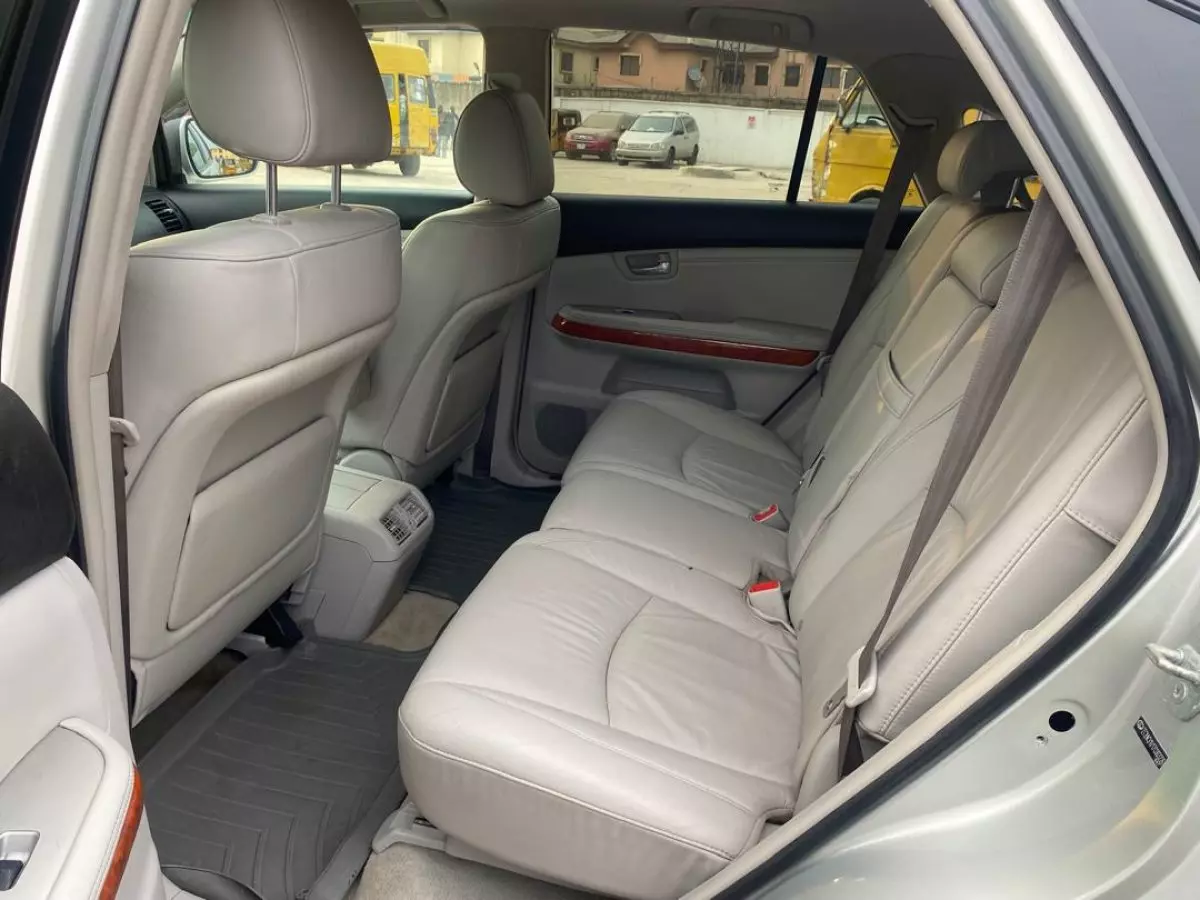 interiorBack