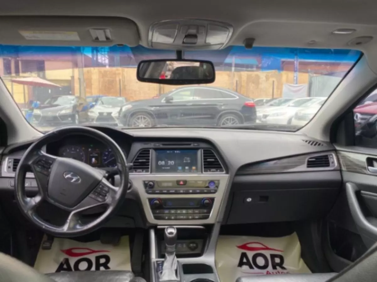 interiorFront
