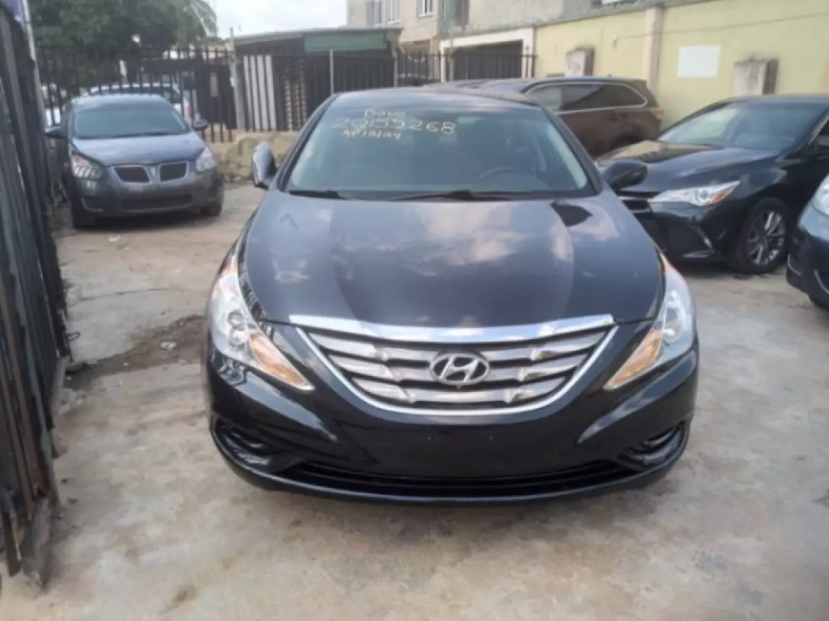 Hyundai Sonata - 2012
