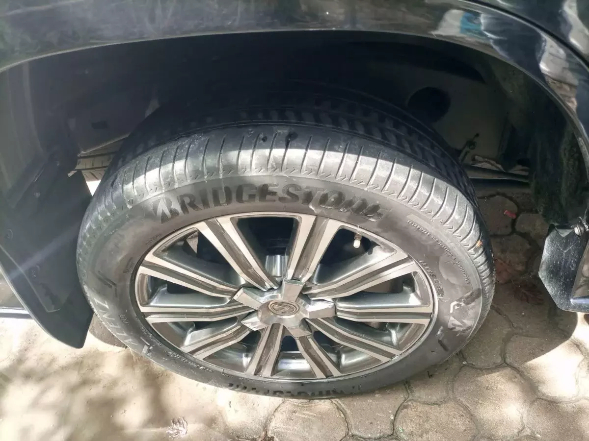 tyre1