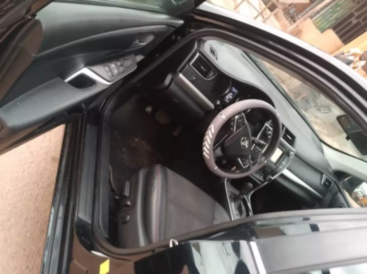 interiorFront