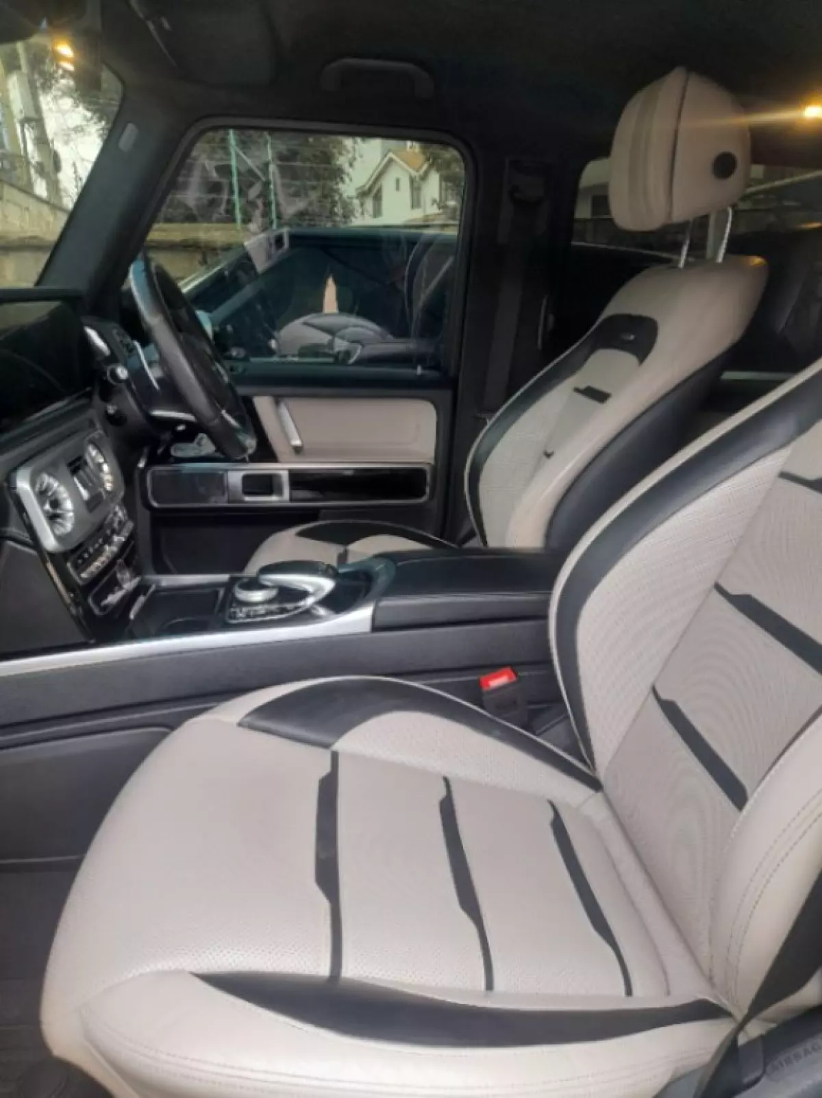 interiorFront