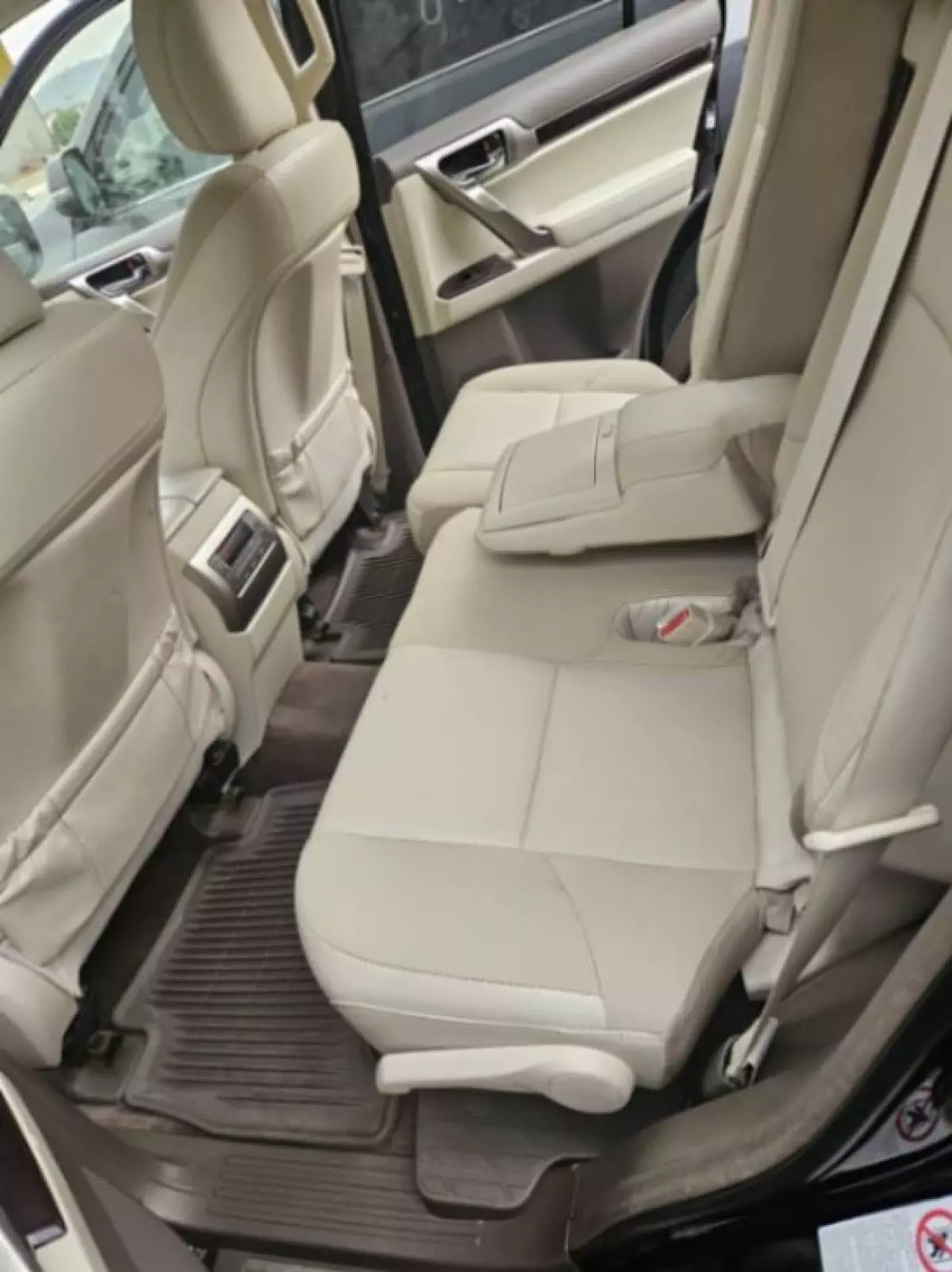 interiorBack