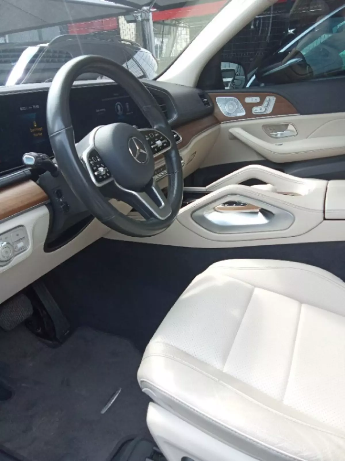 interiorFront