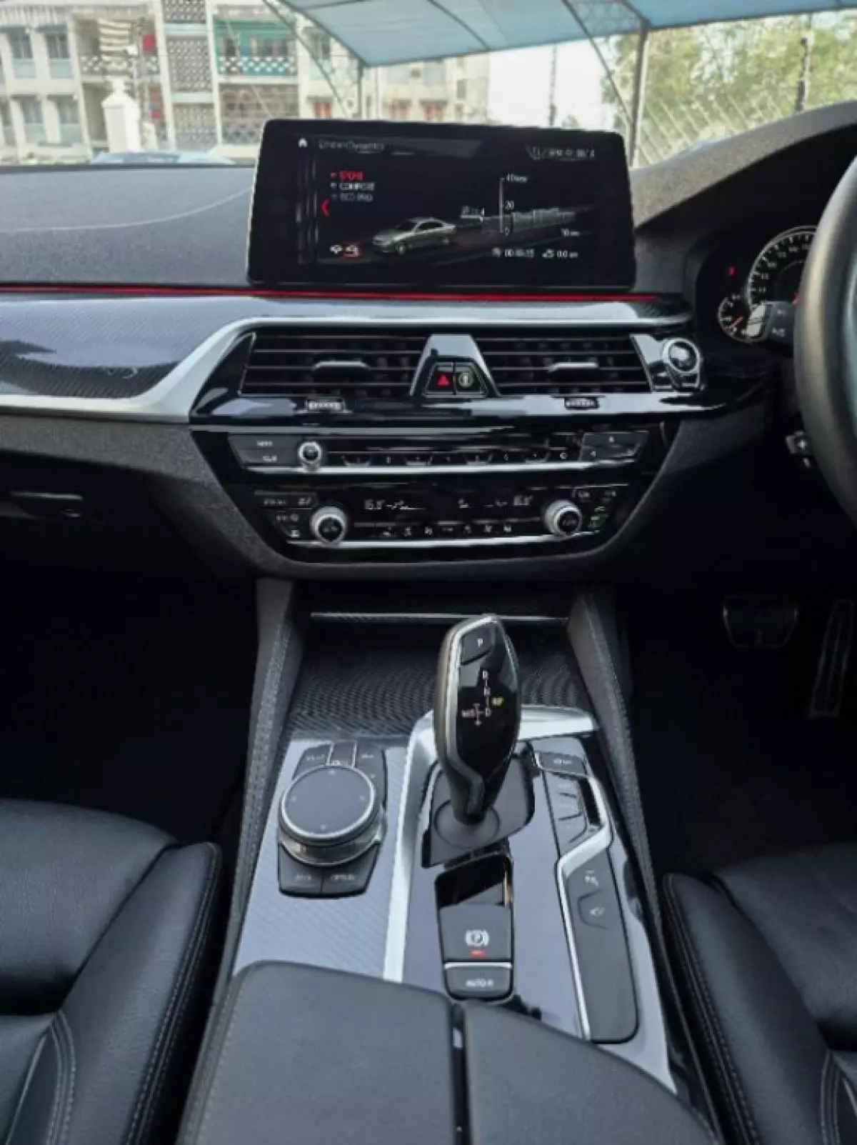 interiorFront