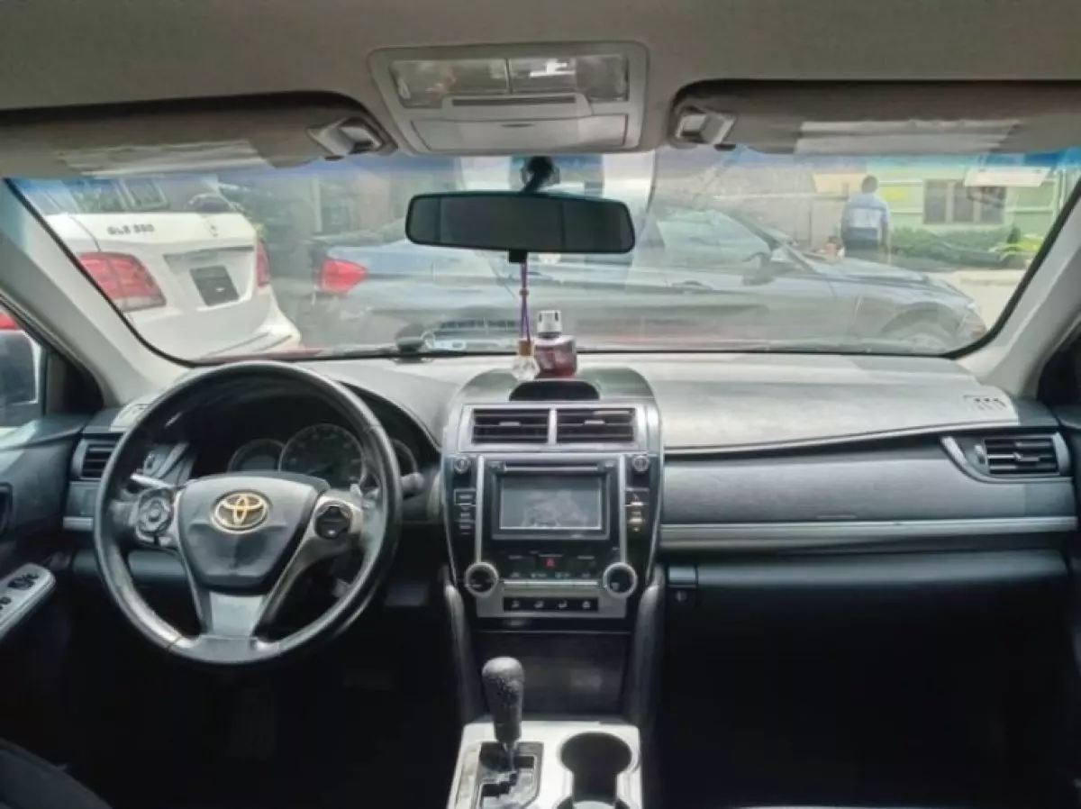 interiorFront