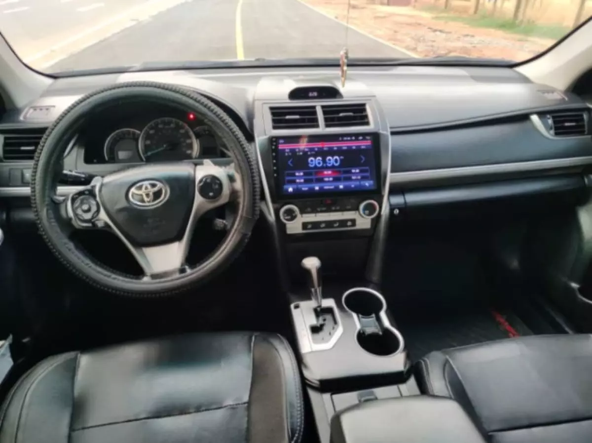 interiorFront