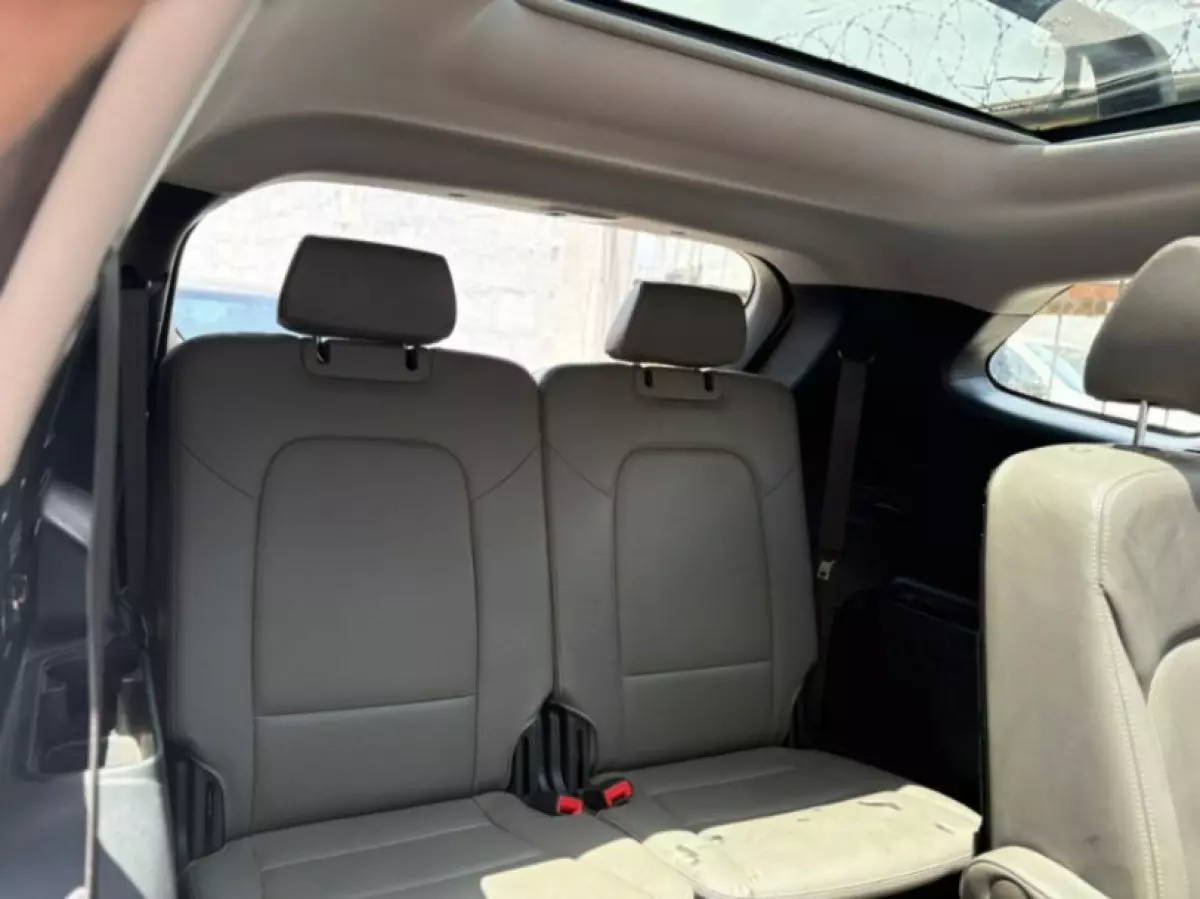 interiorBack