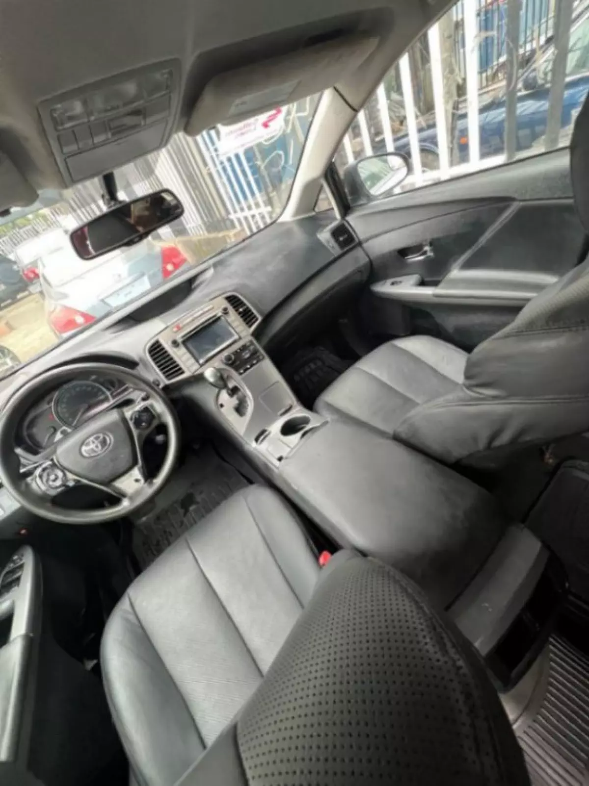 interiorFront