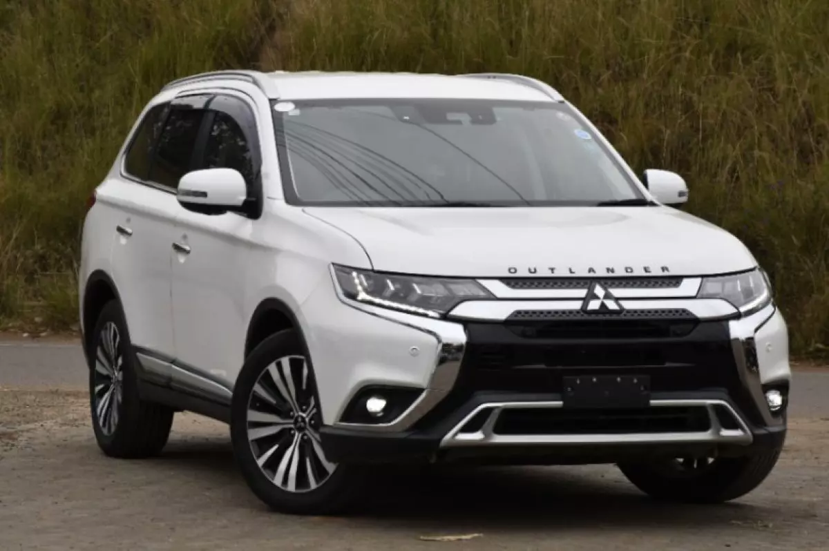 Mitsubishi OUTLANDER - 2020