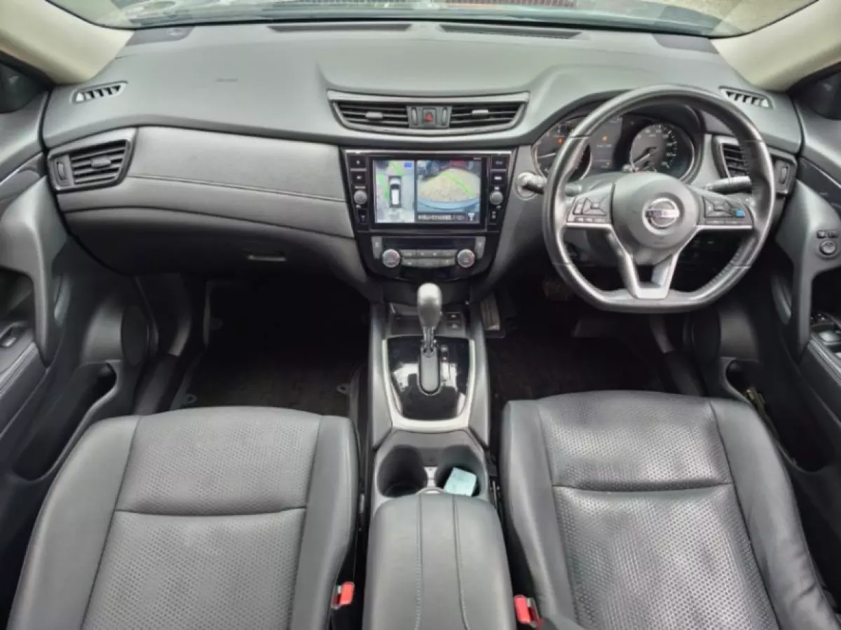 interiorFront