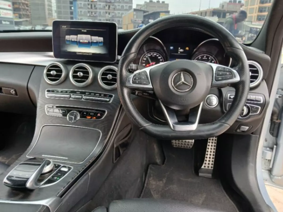 interiorFront