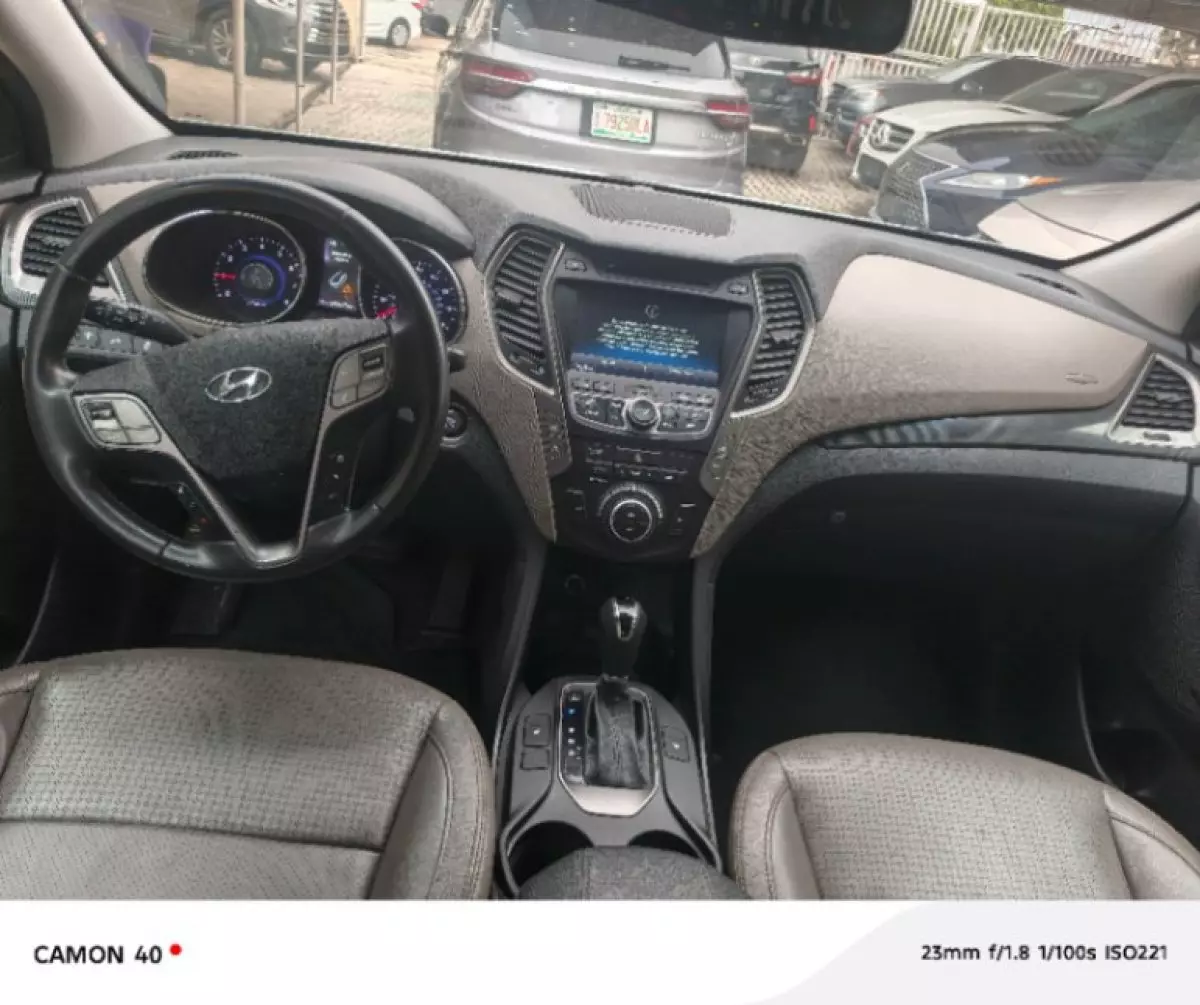 interiorFront