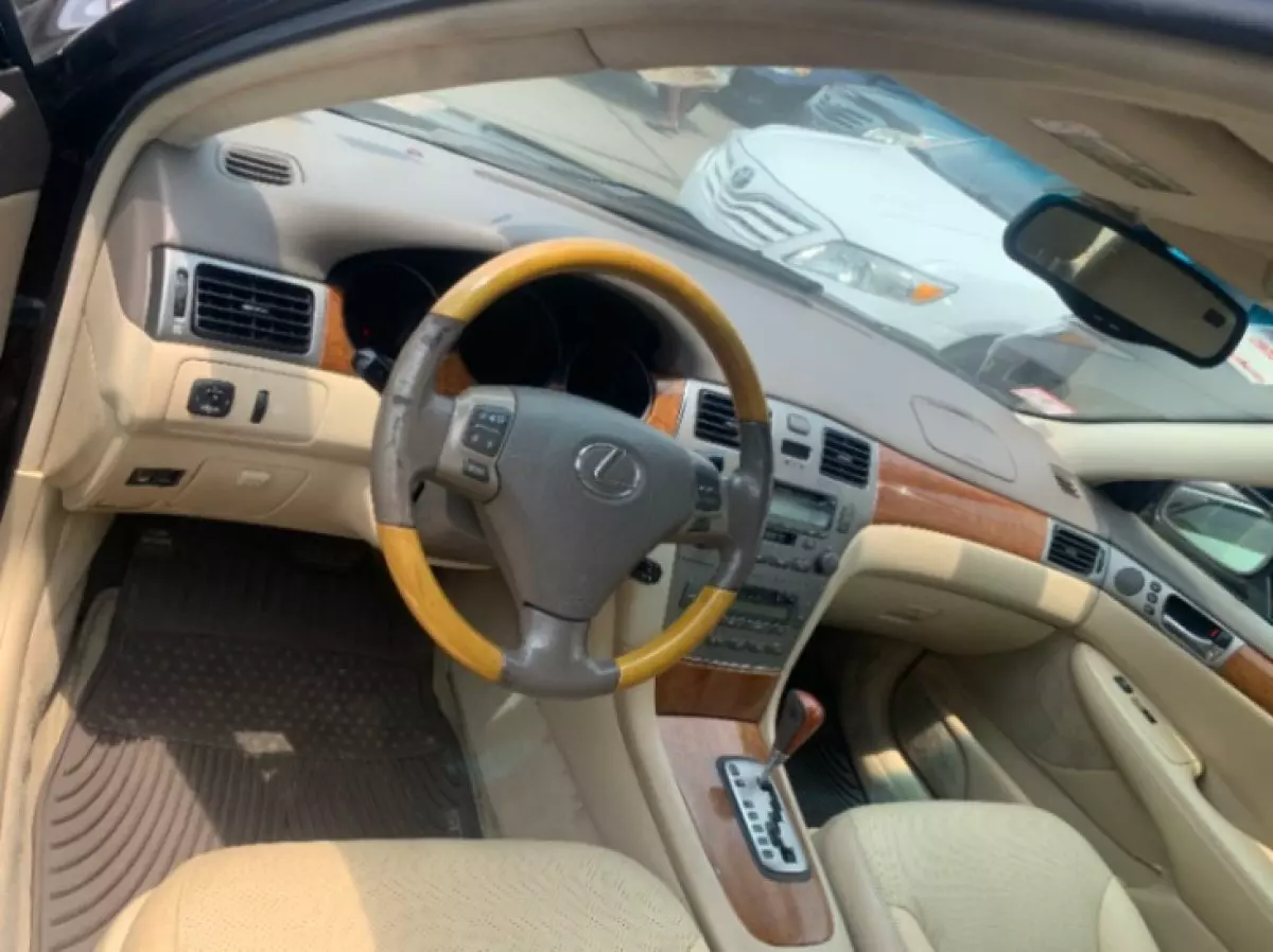 interiorFront