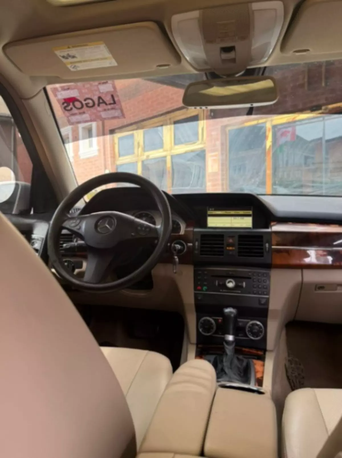 interiorFront
