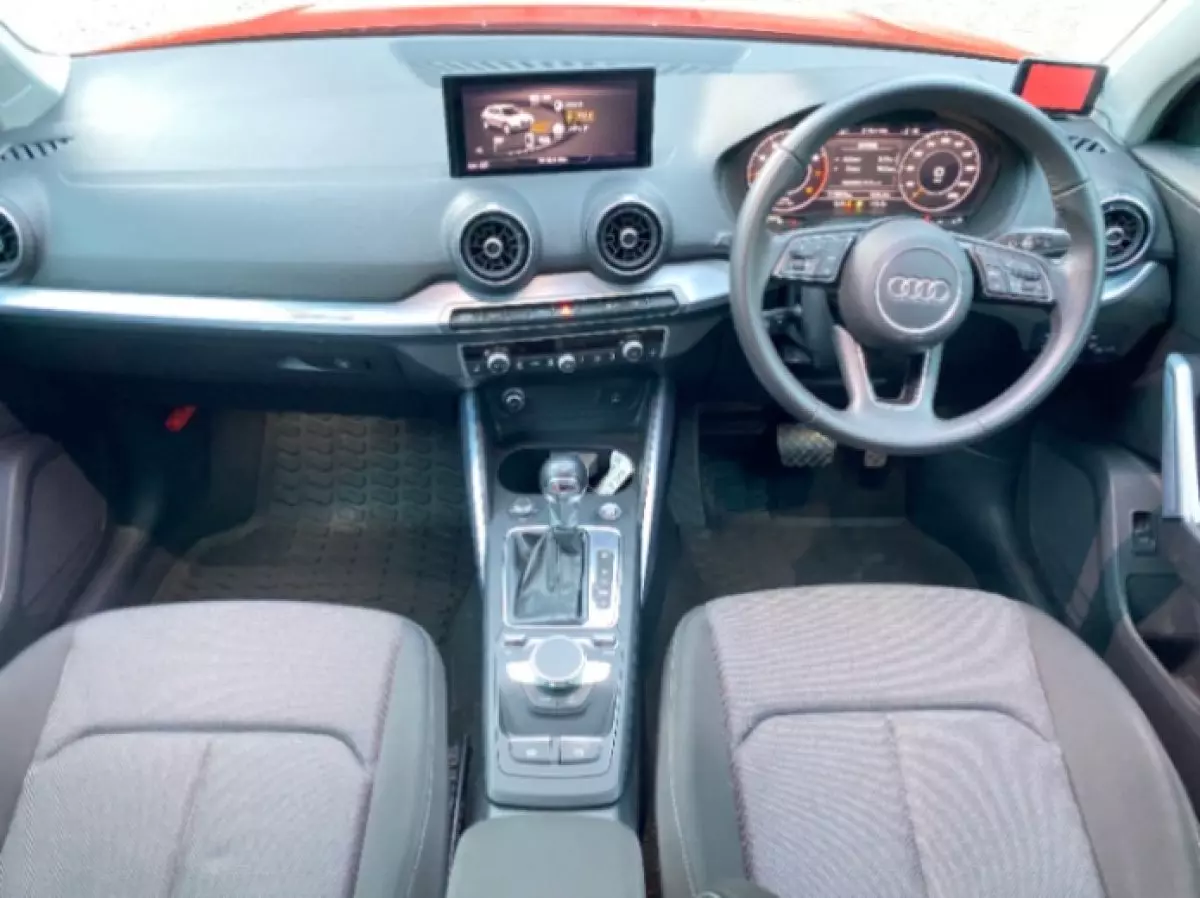 interiorFront