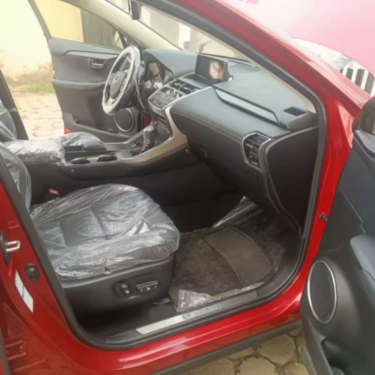 interiorFront