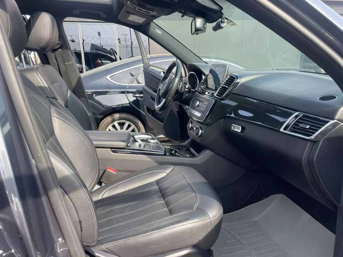 frontSeats