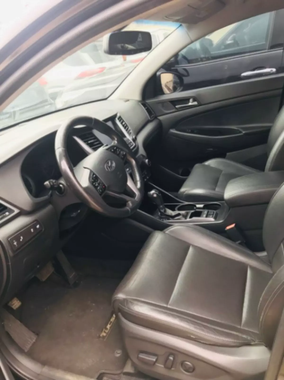 interiorFront