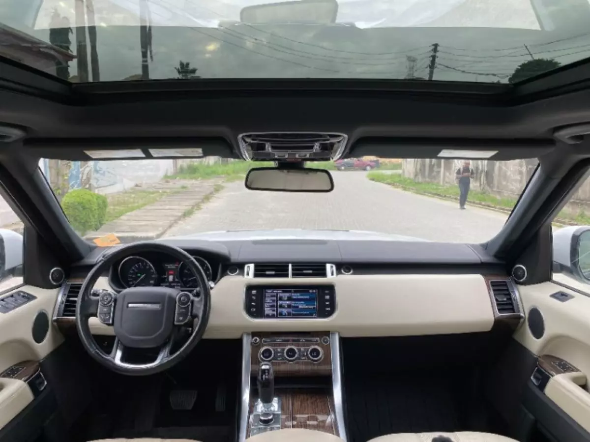 interiorFront