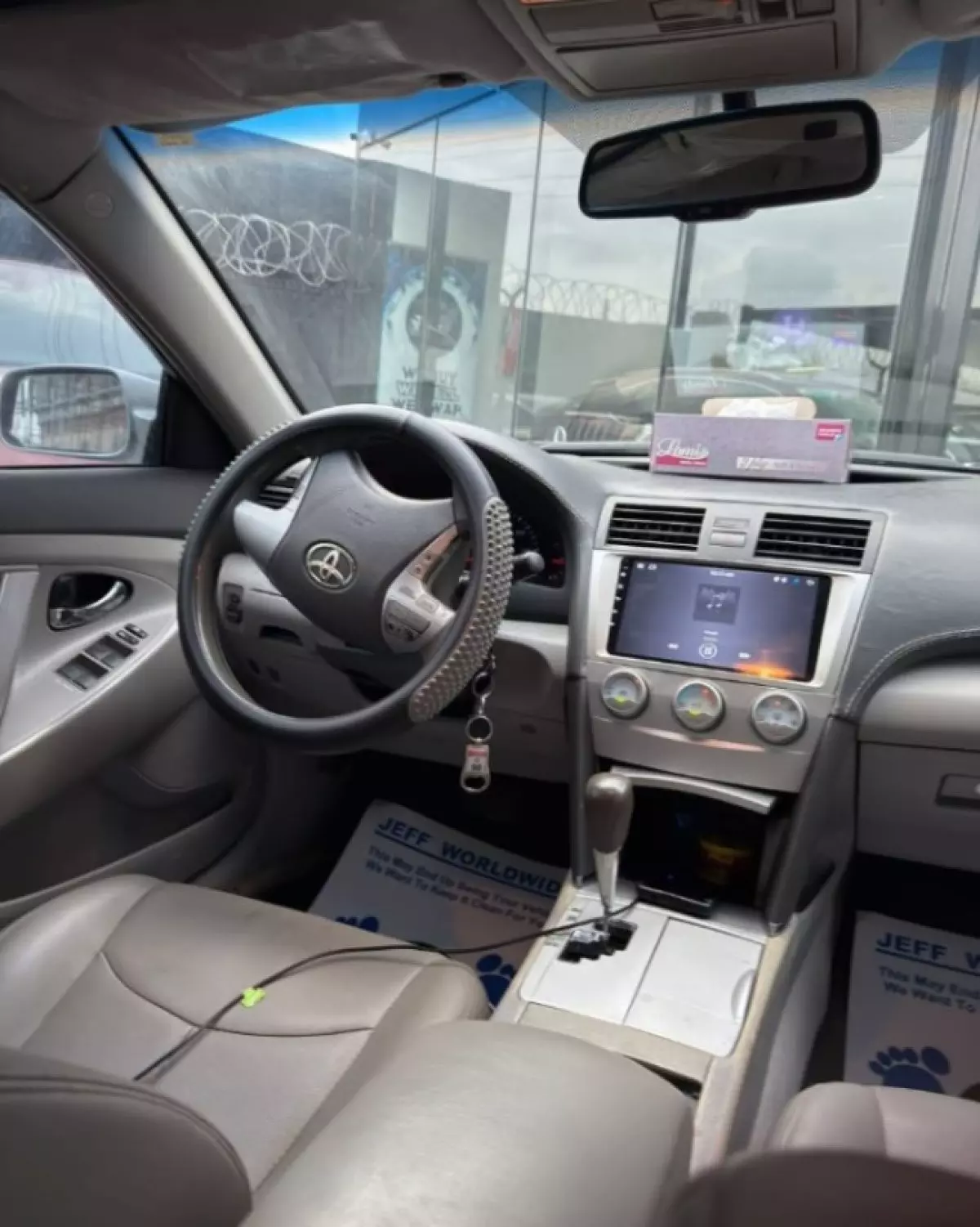 interiorFront