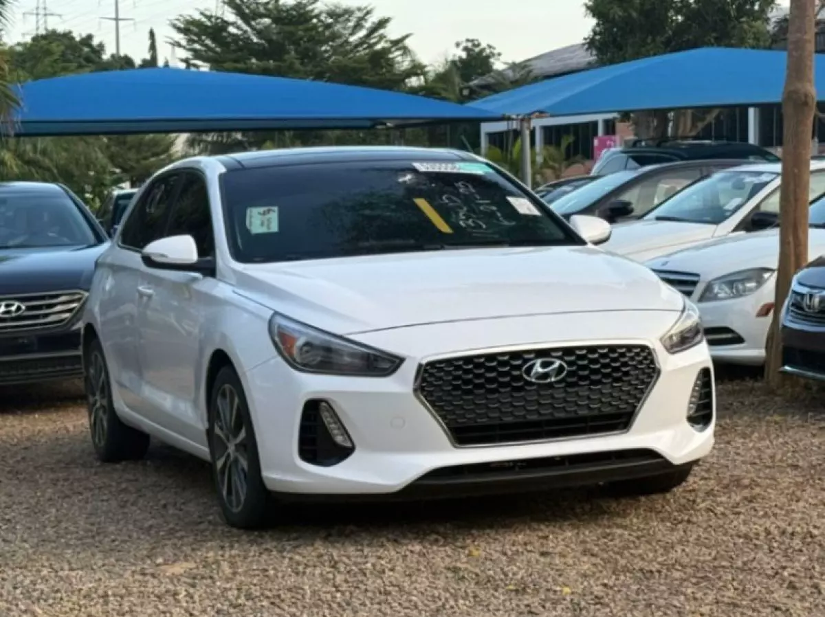 Hyundai Elantra - 2019