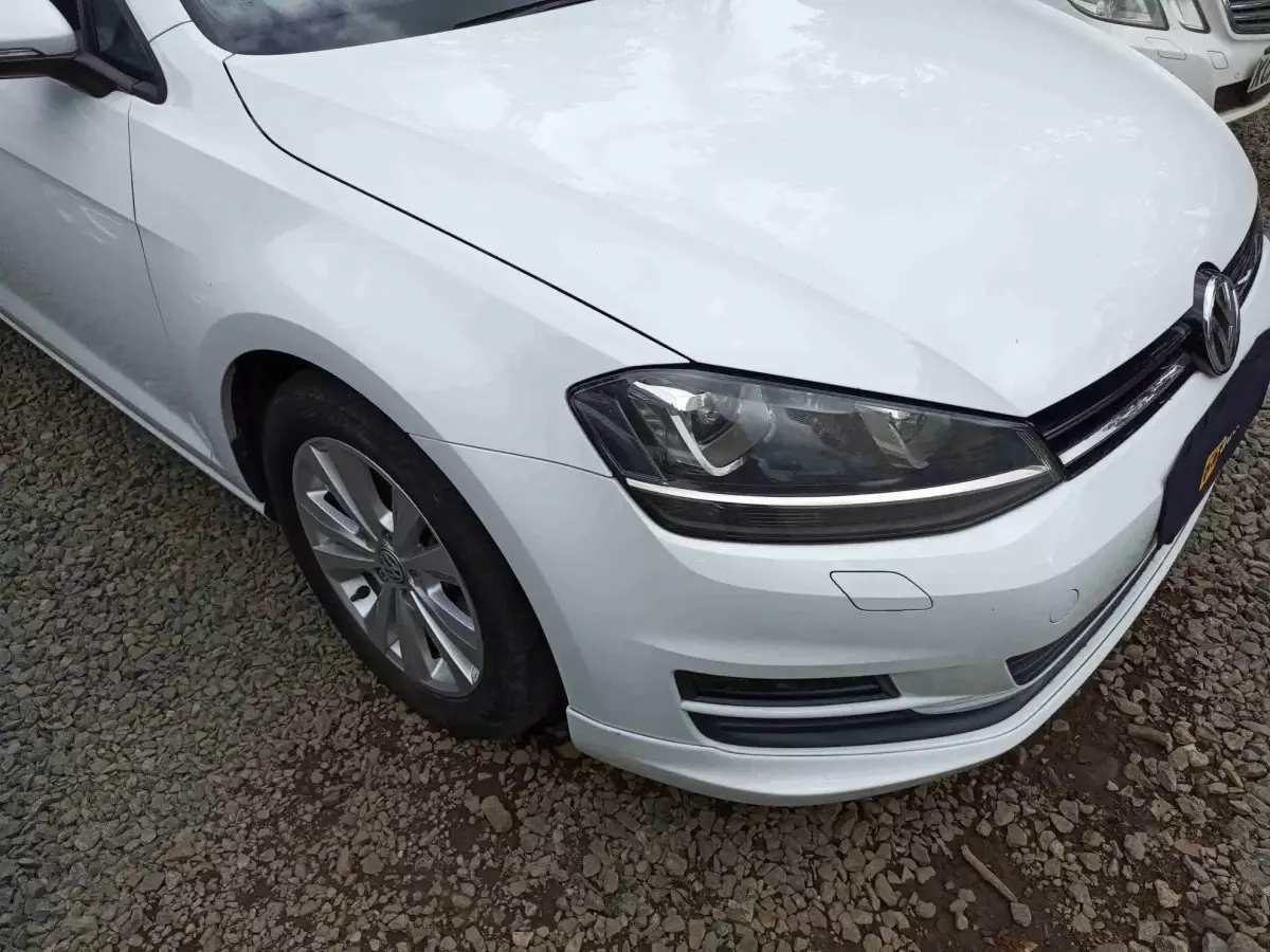 Volkswagen Golf - 2015
