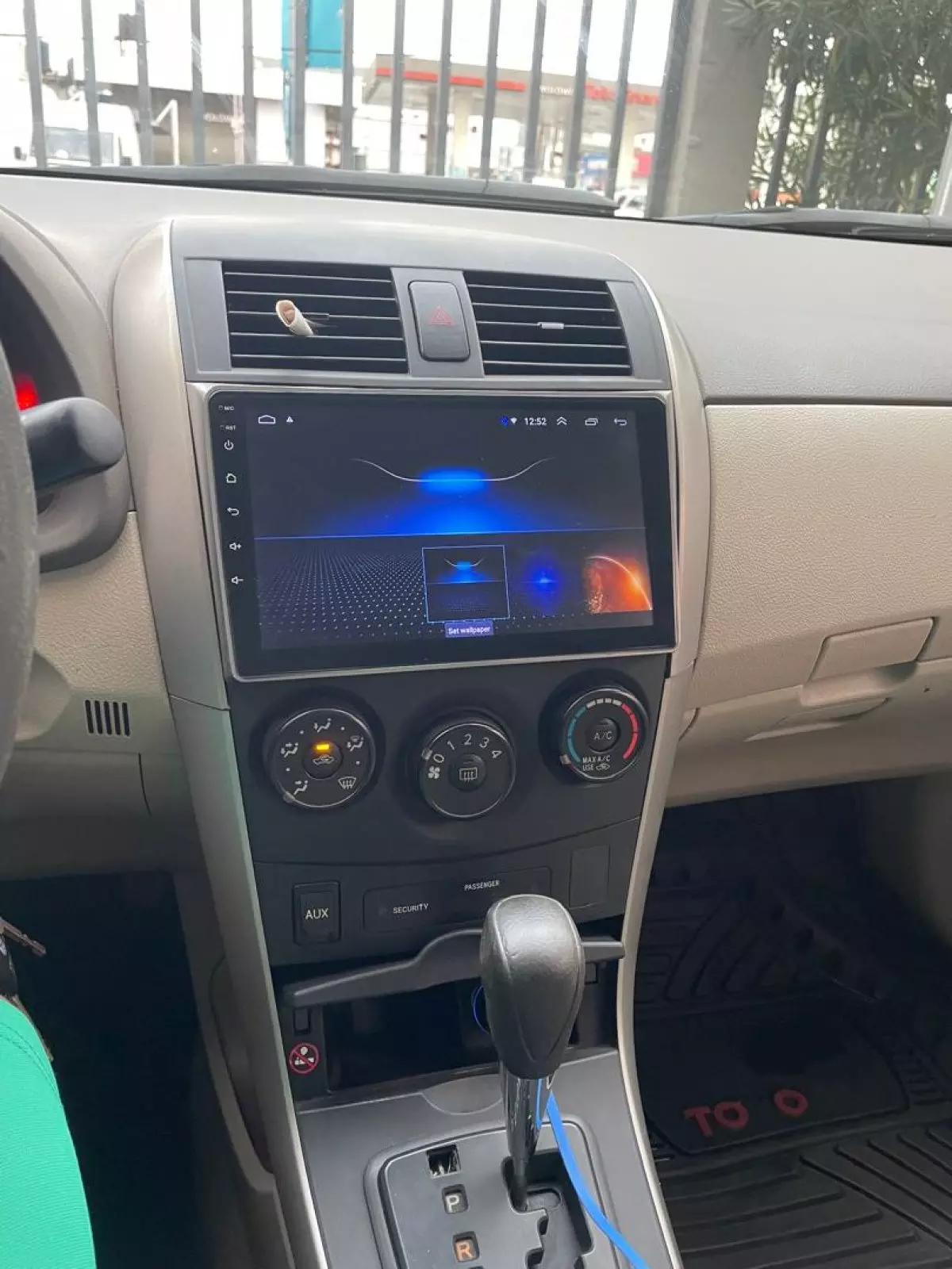 interiorFront