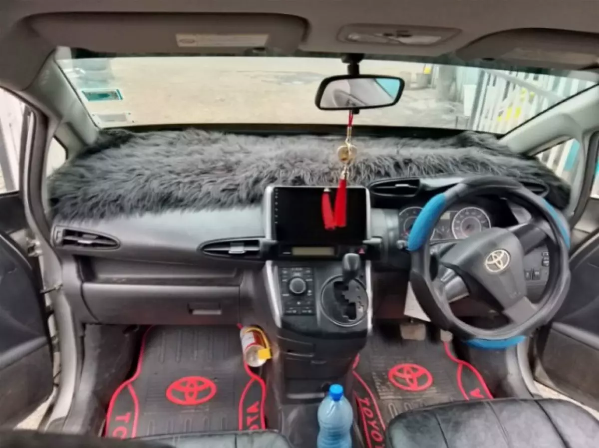 interiorFront