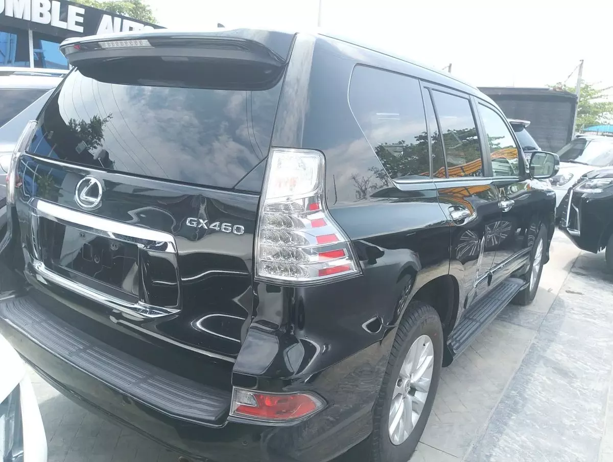 car Right Back